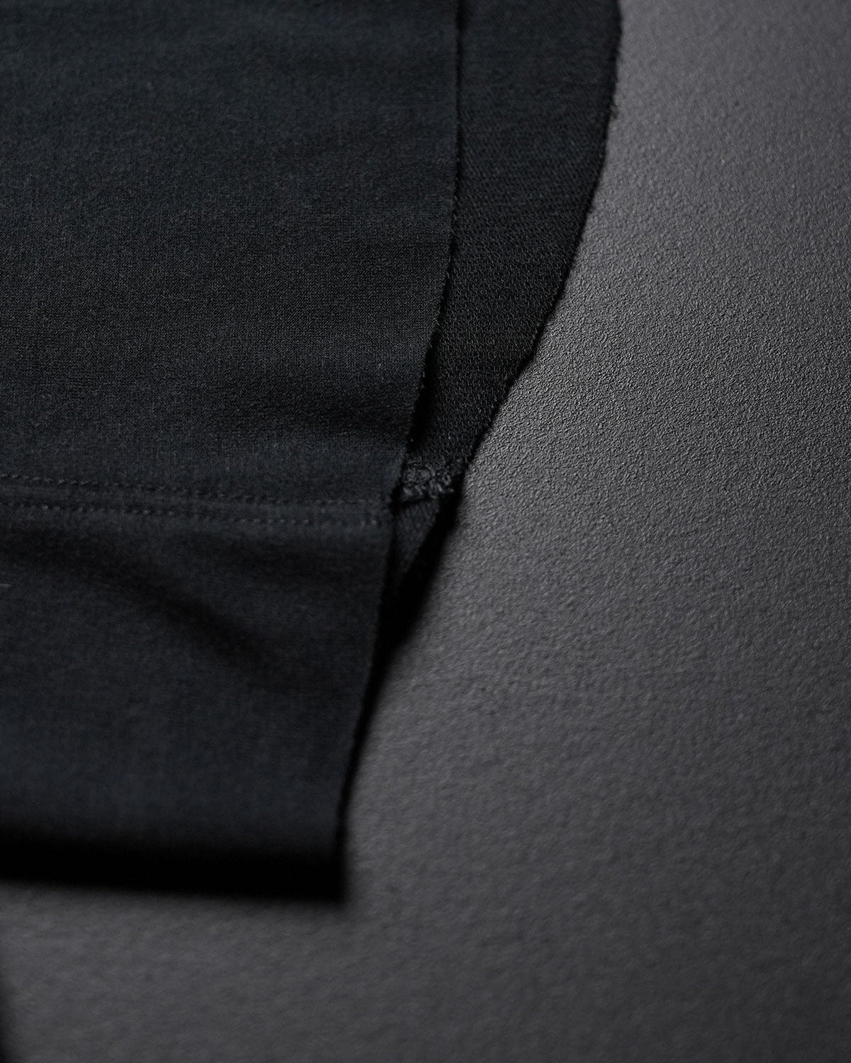 CORE LONGSLEEVE - BLACK