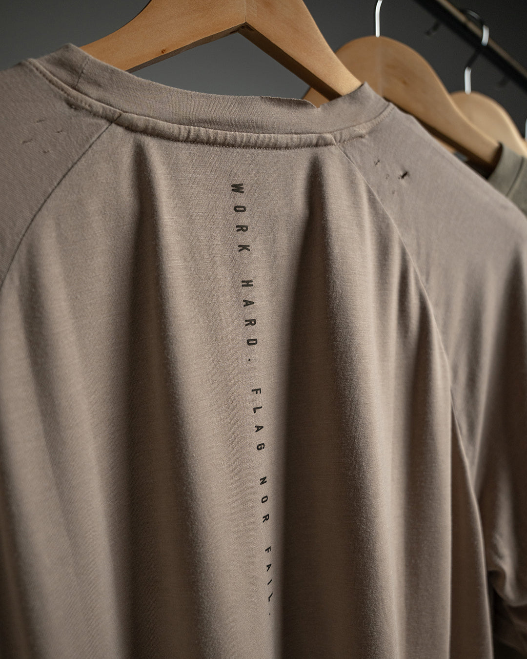 MOTO CROP TEE - OLIVE