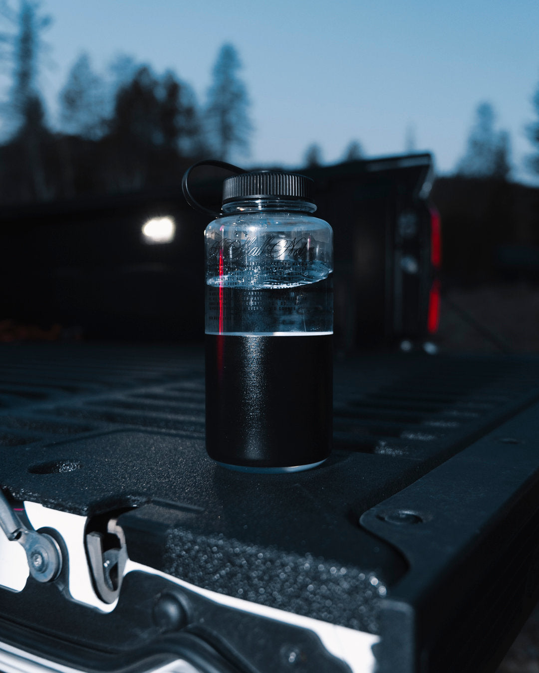 MANTRA BOTTLE - BLACK