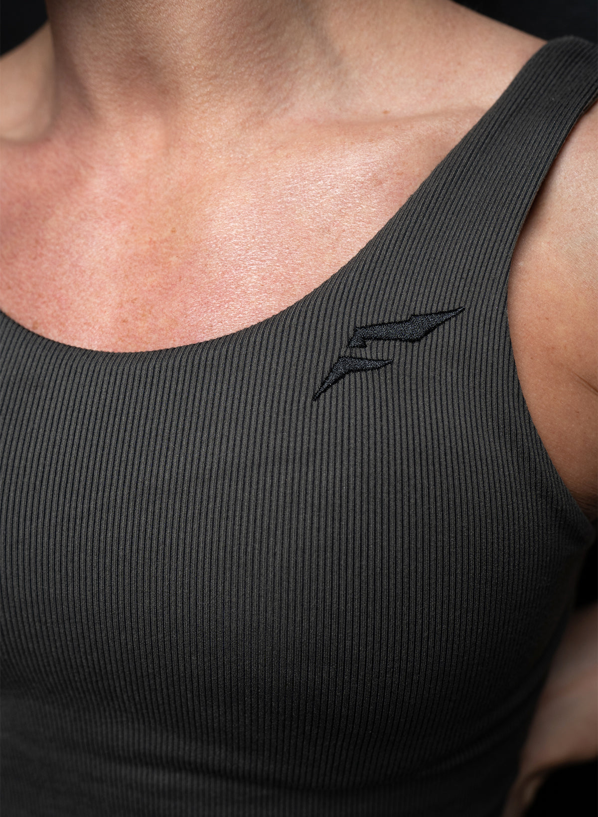 RIBBED TANK - CHARCOAL