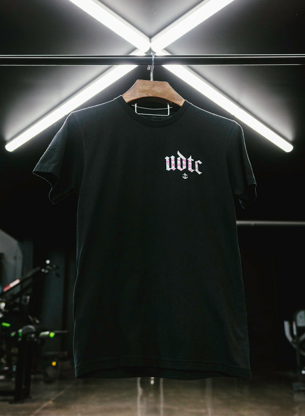 UNWAVERING STACKED TEE - BLACK