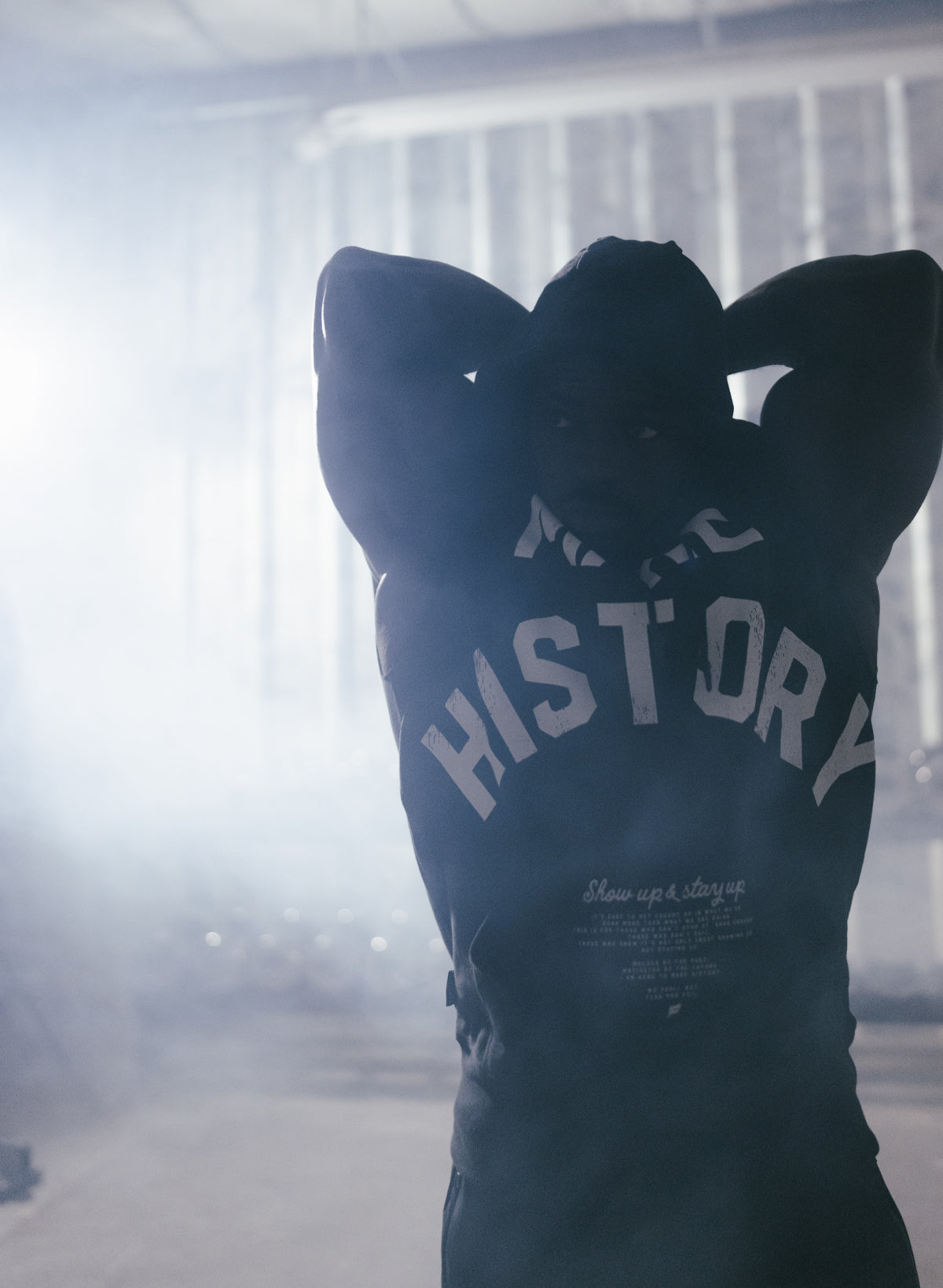 MAKE HISTORY - SUDADERA CON CAPUCHA SIN MANGAS NEGRA