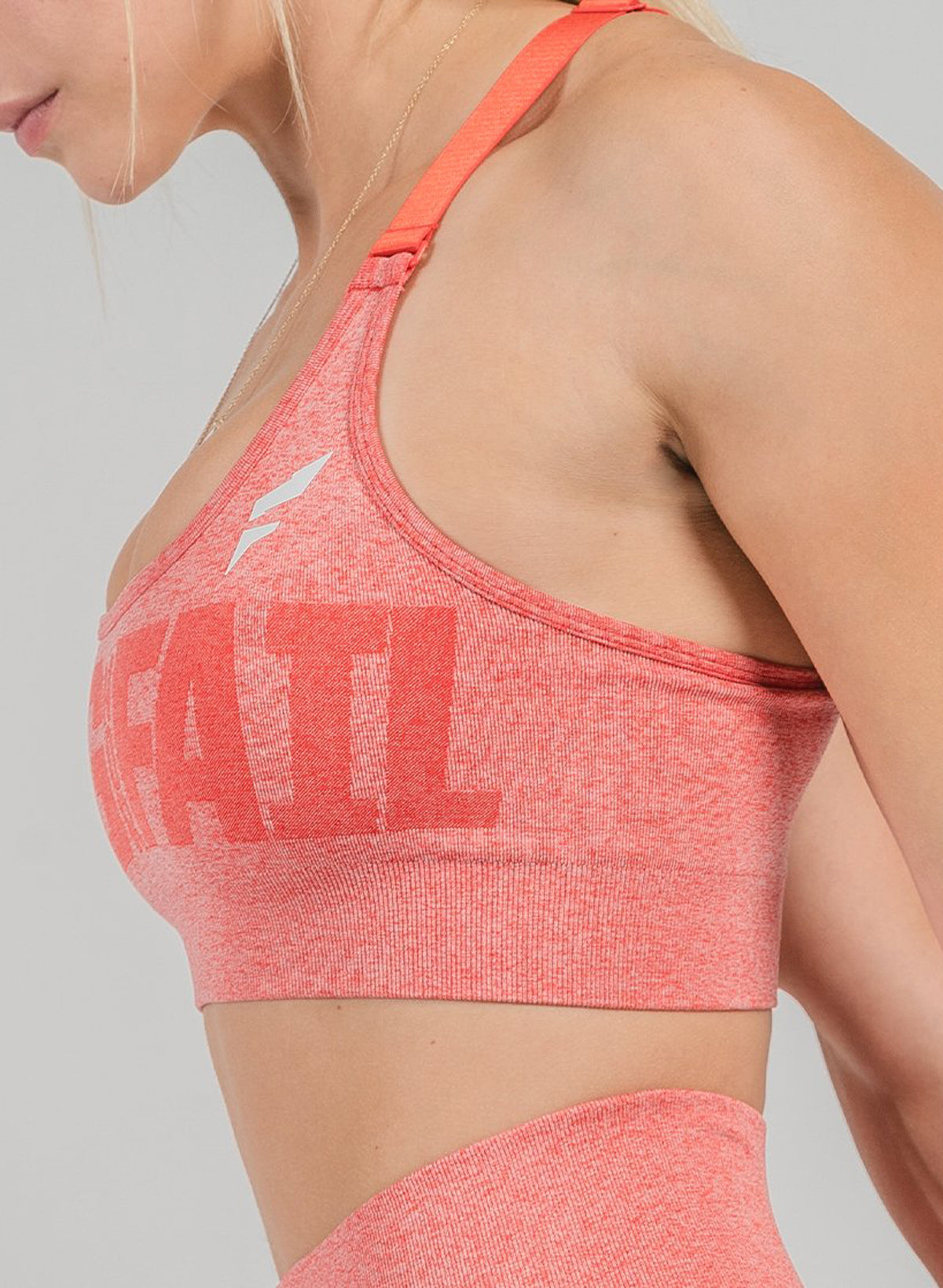SEAMLESS SPORTS BRA - RED