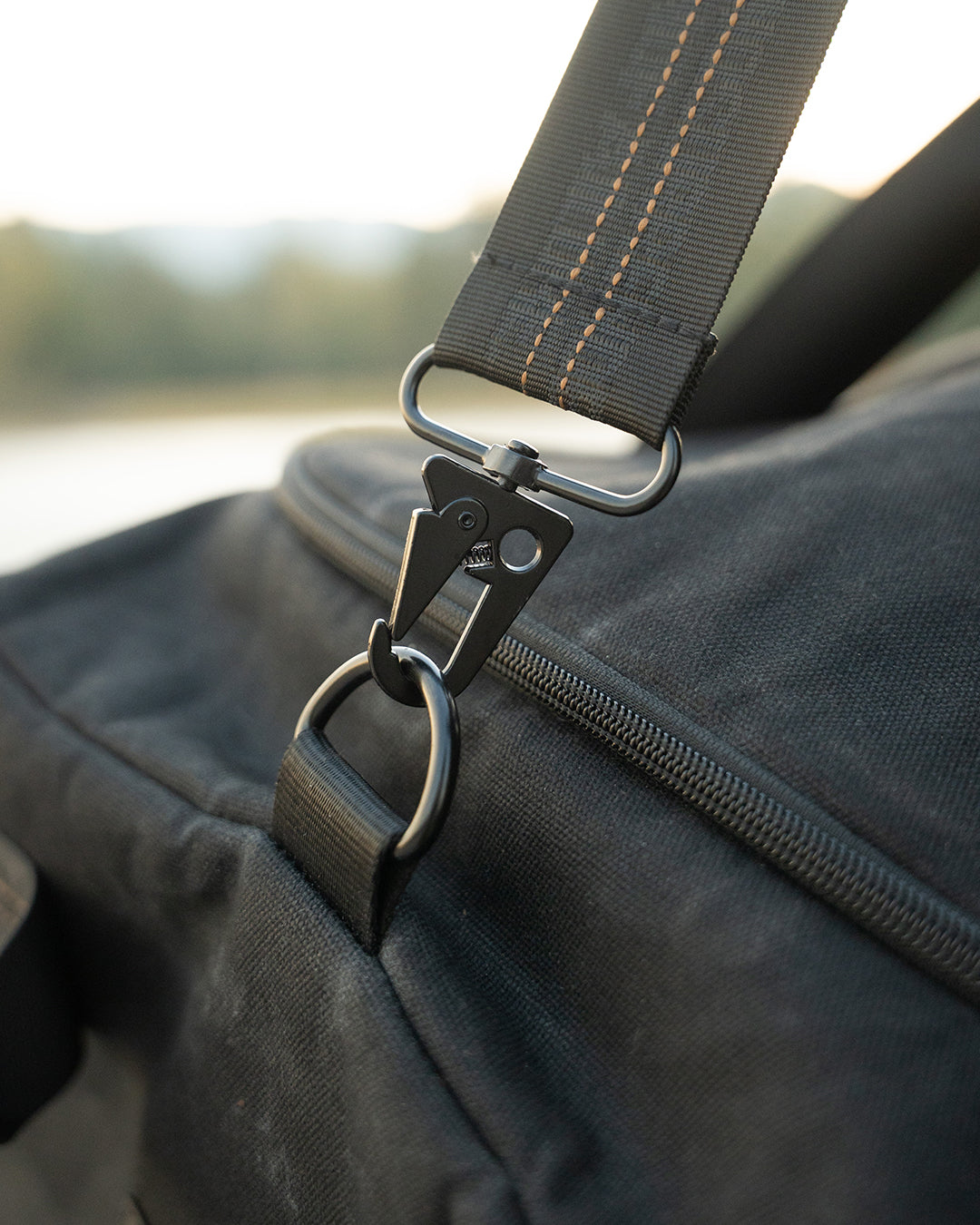 DUFFLE BAG - CANVAS