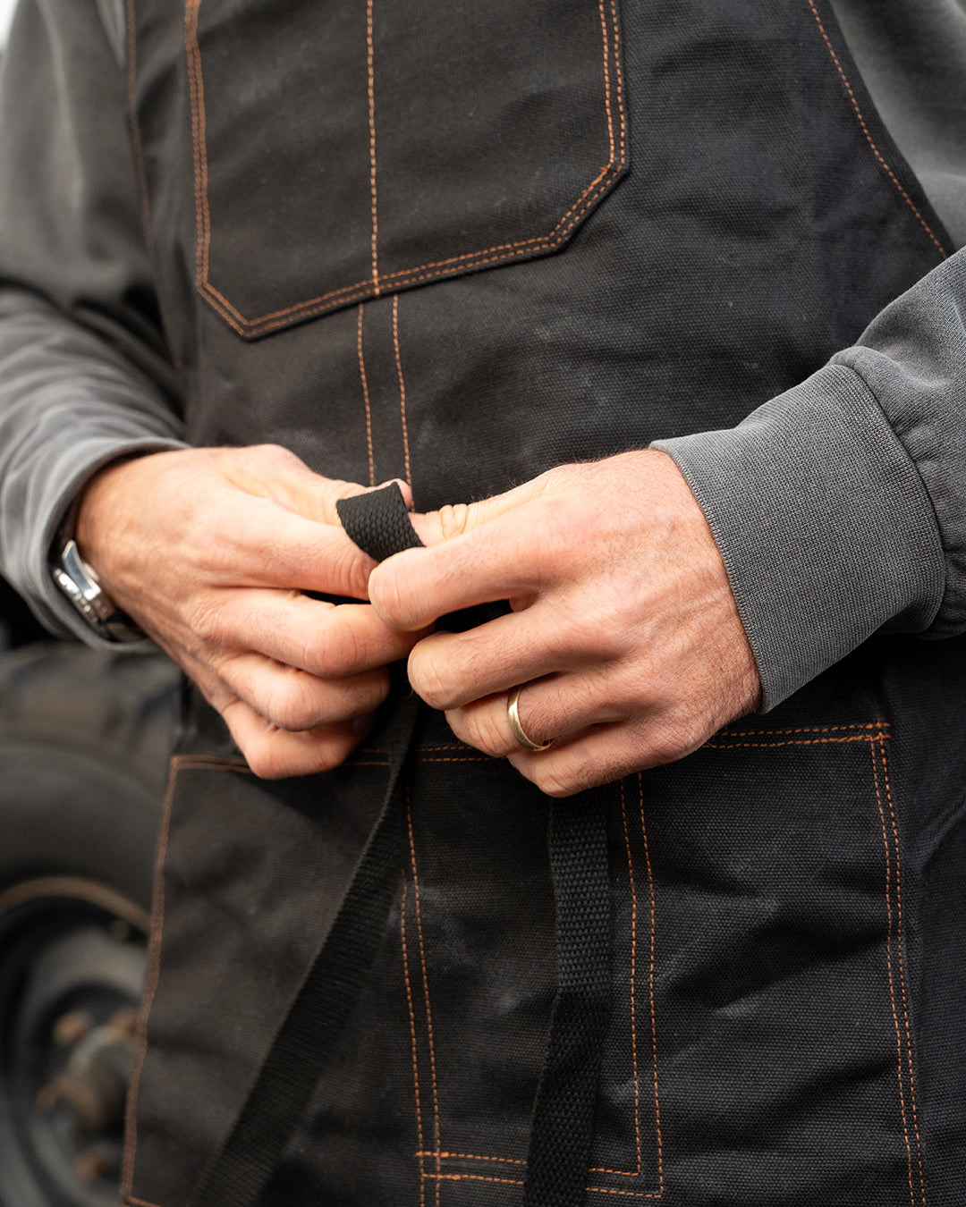 APRON - WAXED CANVAS