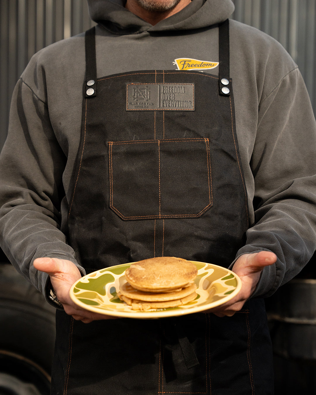 APRON - WAXED CANVAS