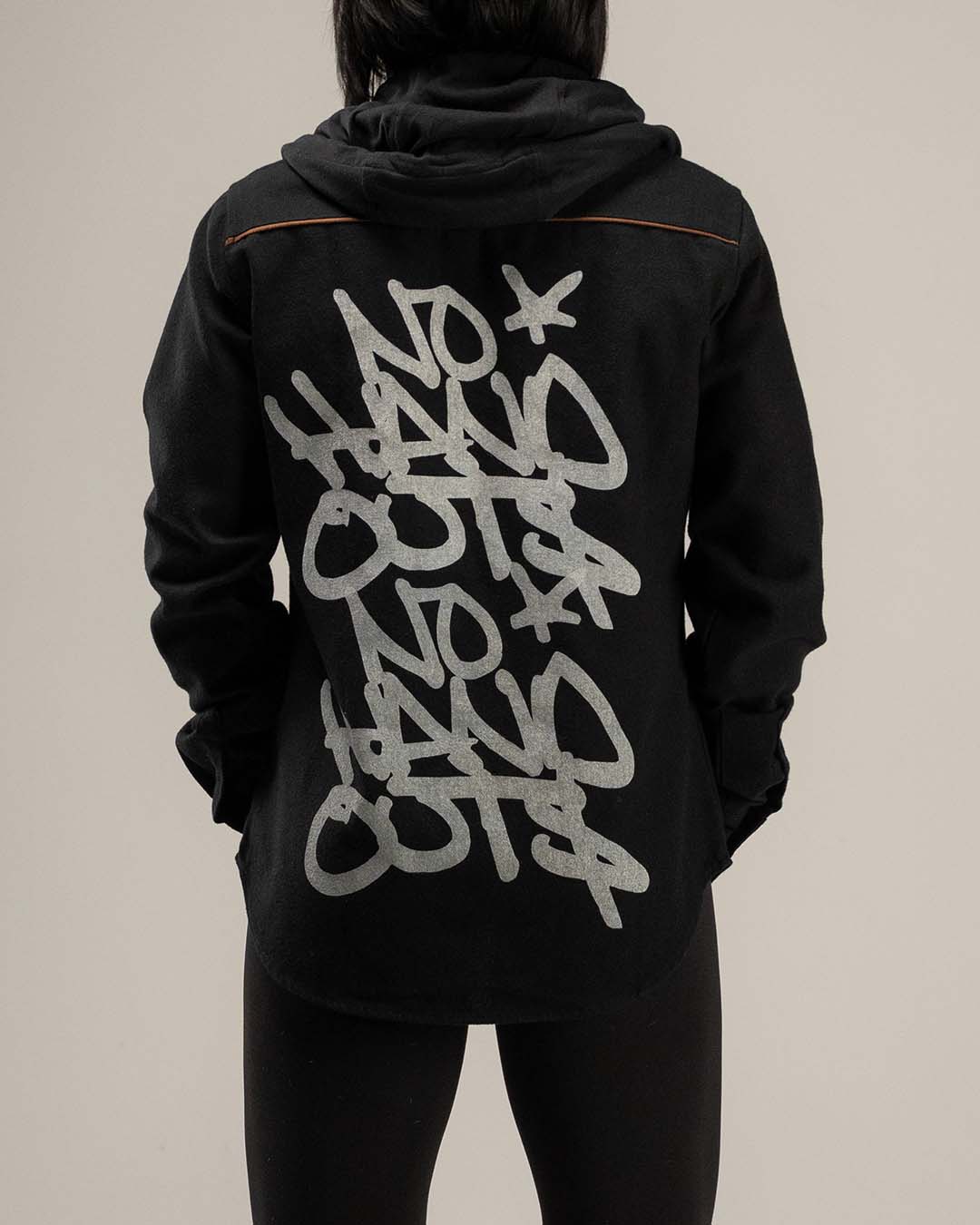 WOMEN'S HOODED NO HANDOUTS X FOREVER FLANNEL - BLACK