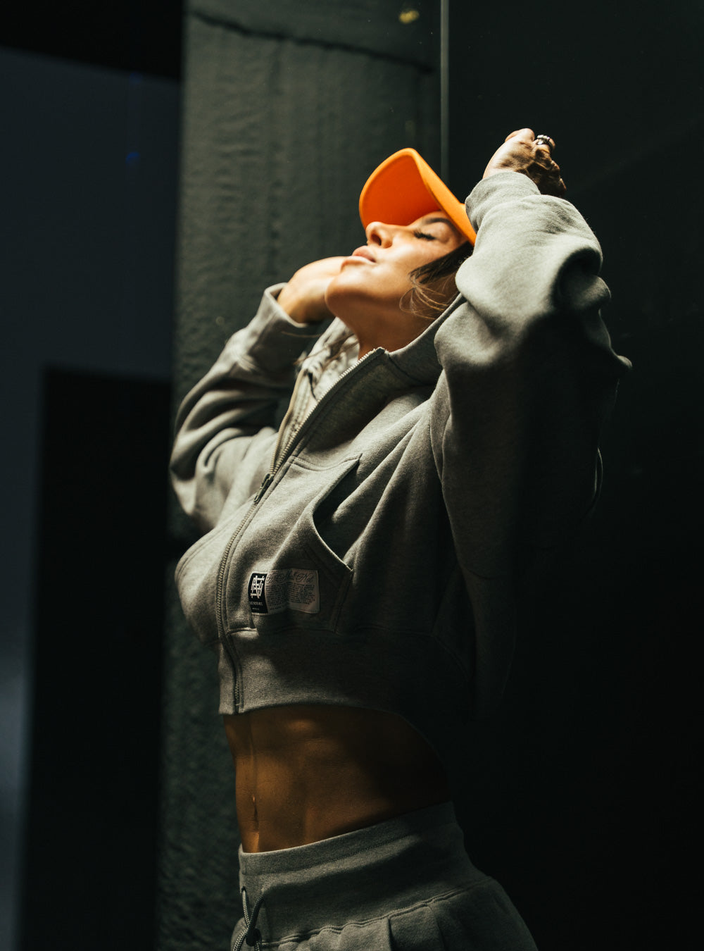 WOMEN'S ZIPPER HOODIE - GREY