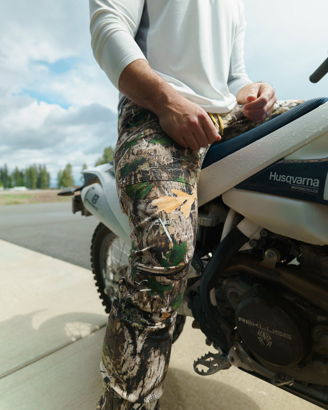 GOAT JOGGER - WOODLAND CAMO – FLAG NOR FAIL