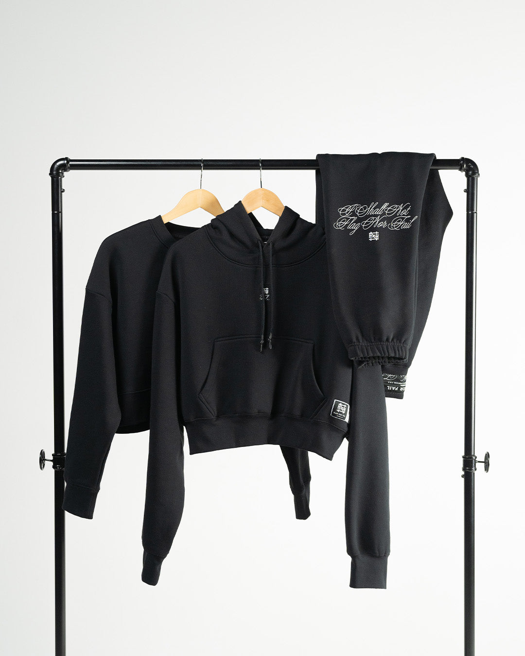 新品　完売品　BRIEFING WOMEN’S LOGO HOODIE ブラック RANGE CROP HOODIE – TAIGASPORTS