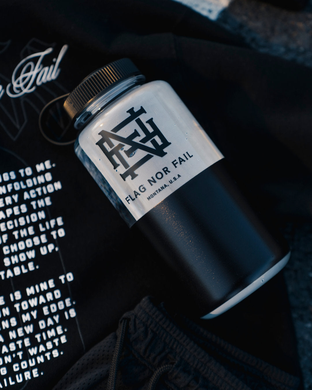 MANTRA BOTTLE - BLACK