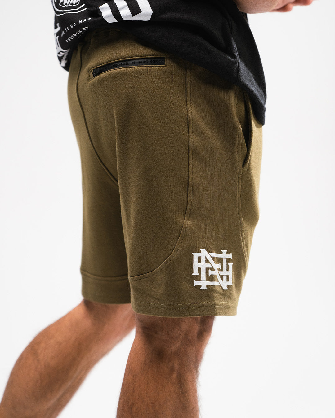 RACE BEAR SWEATSHORTS - OLIVE