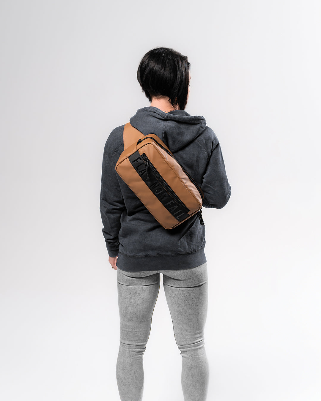 MOMENTUM SLING BAG 7L - SAND – FLAG NOR FAIL