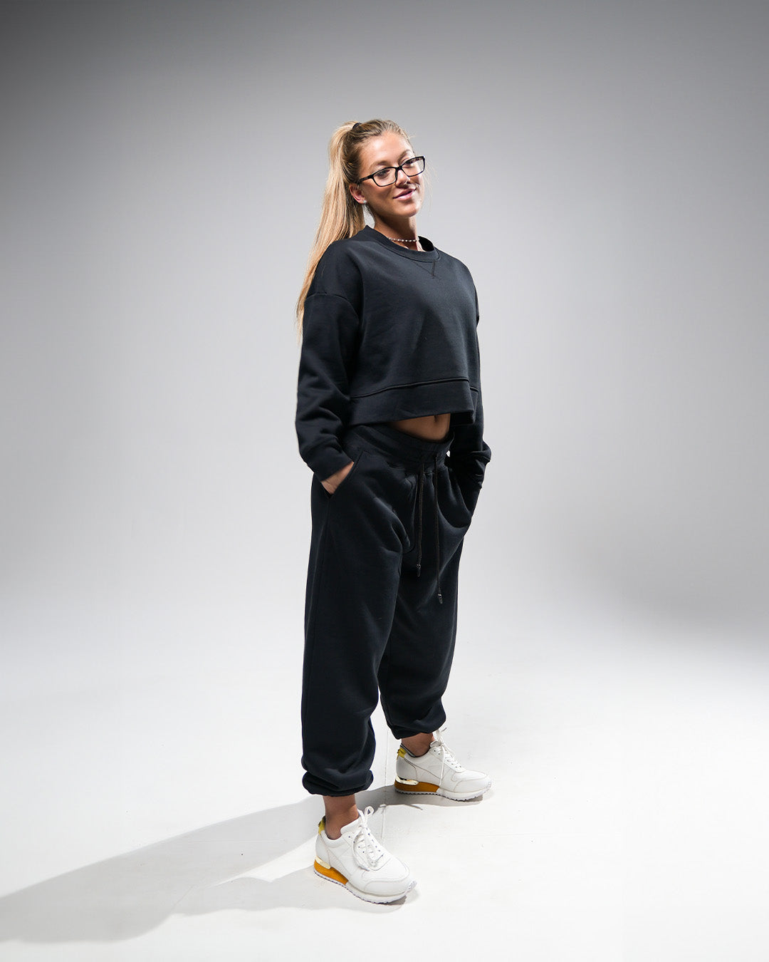 O*Z様 VR × nqrse × HAPPY CREWNECK BLACK M WOMENS OVERSIZED CROP CREWNECK - BLACK – FLAG NOR FAIL