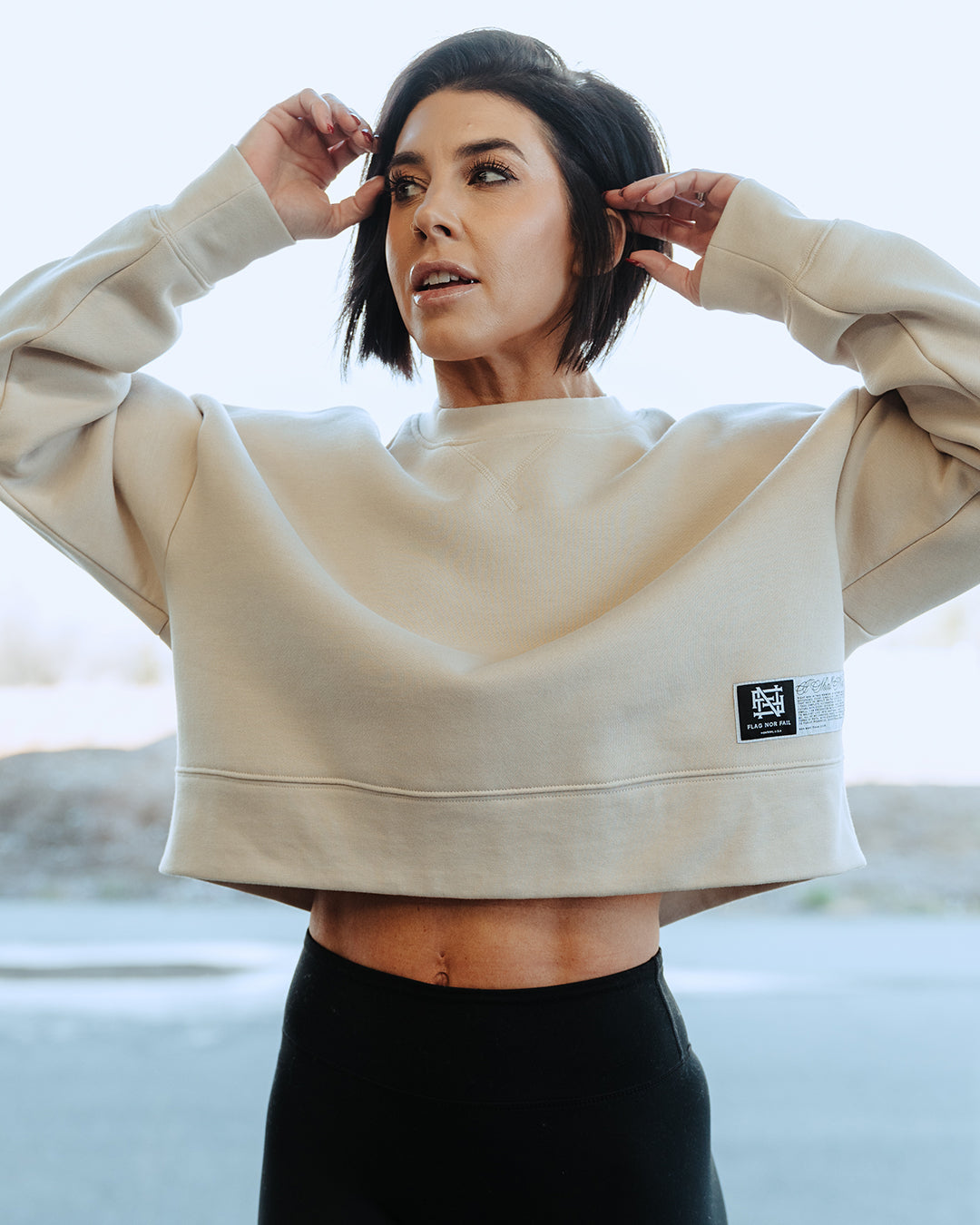 WOMENS OVERSIZED CROP CREWNECK - TAN