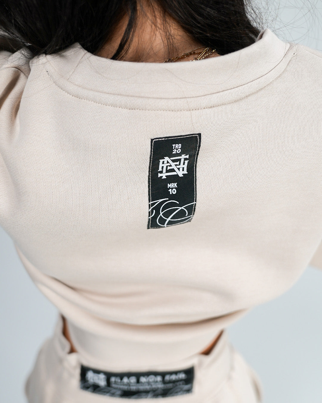 WOMENS OVERSIZED CROP CREWNECK - TAN