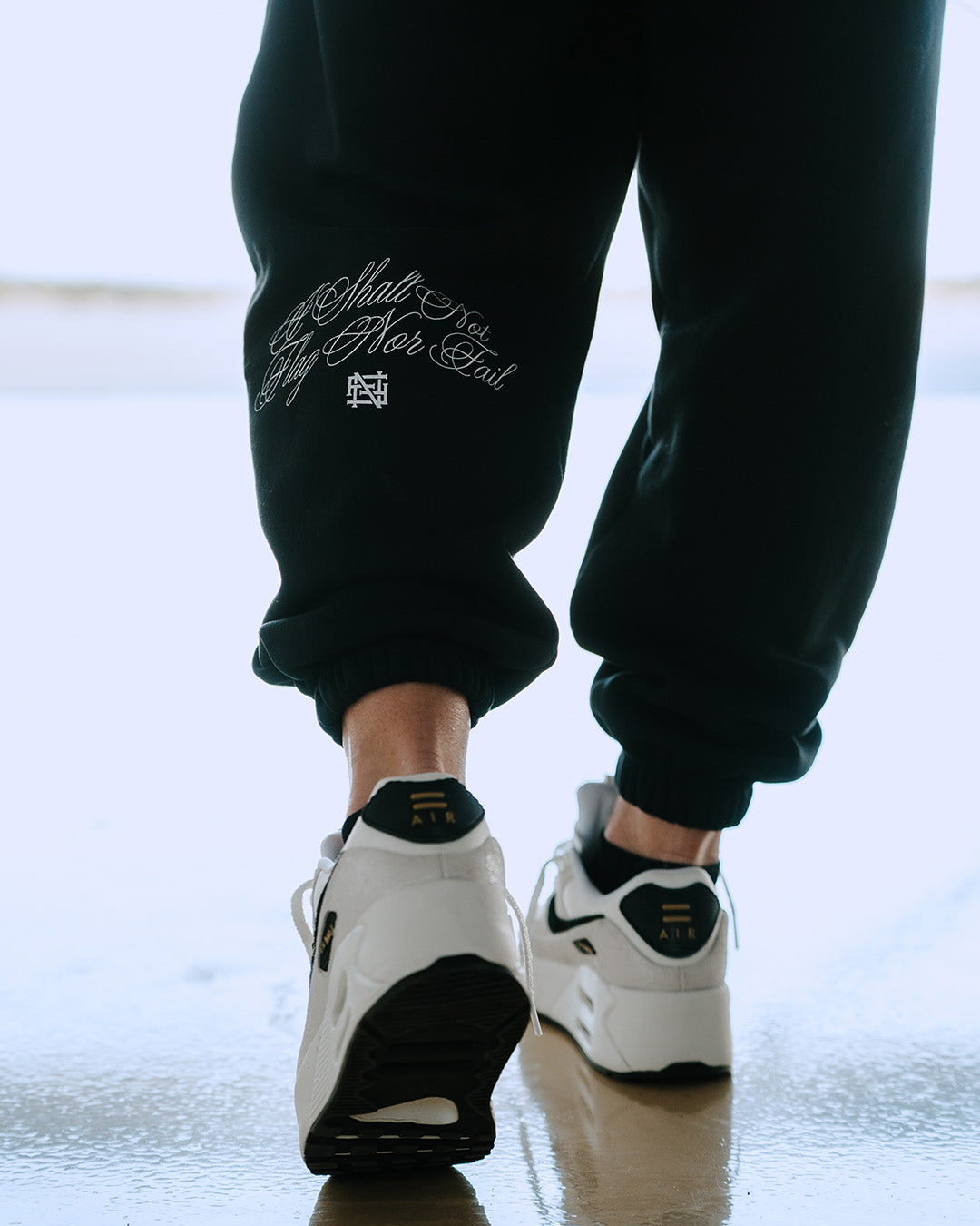 WOMENS OVERSIZED SWEATPANTS - BLACK