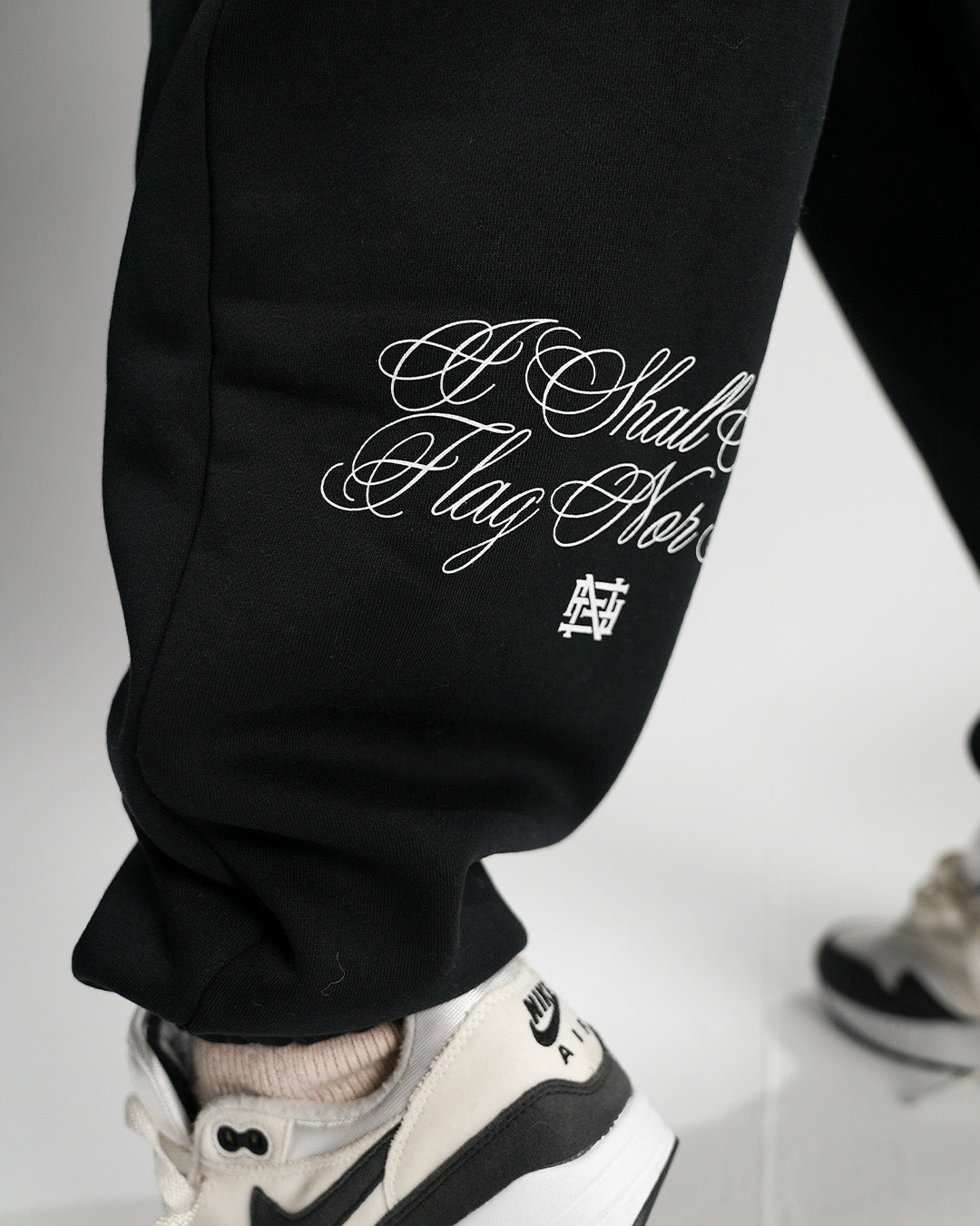 WOMENS OVERSIZED SWEATPANTS - BLACK – FLAG NOR FAIL