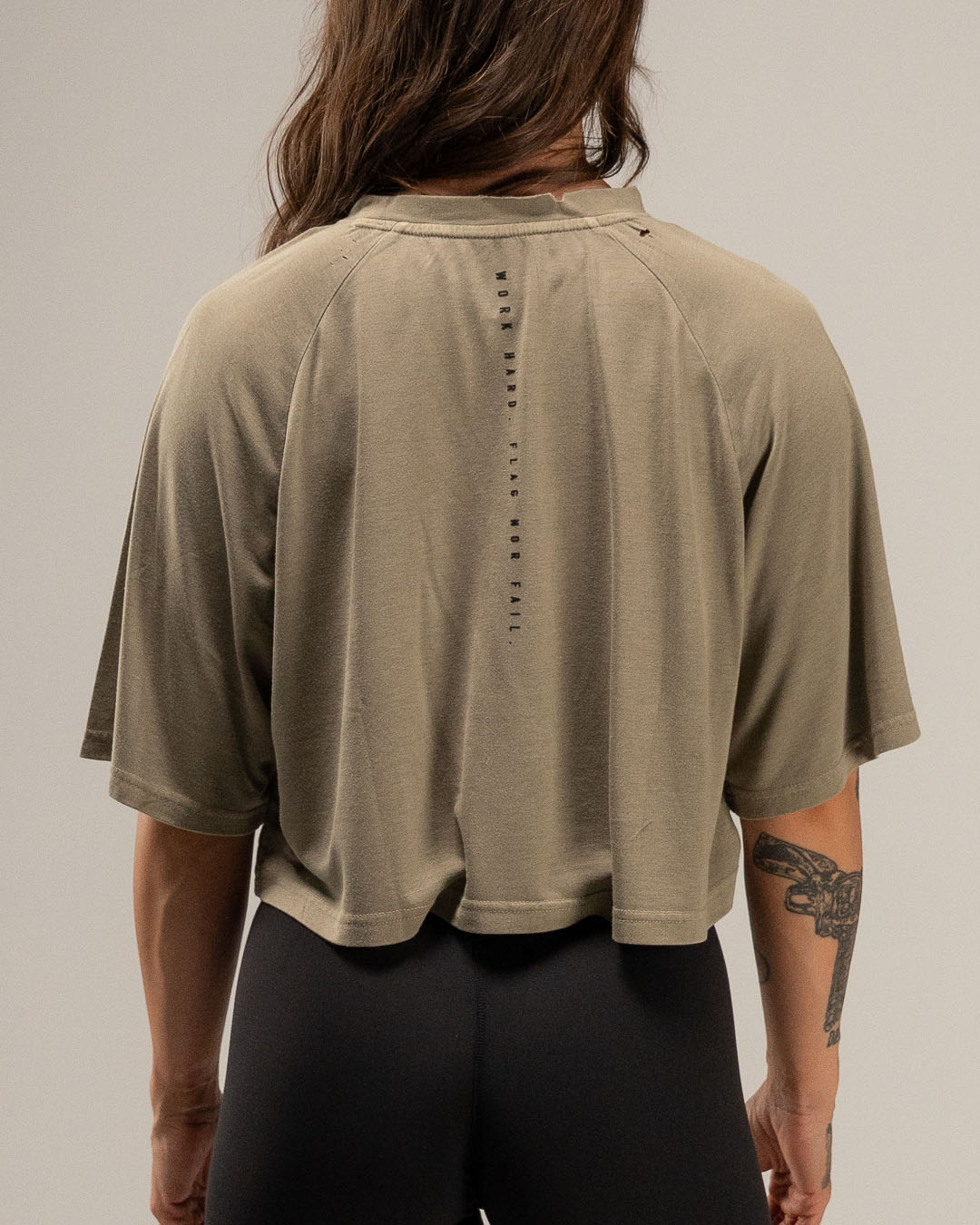 MOTO CROP TEE - OLIVE