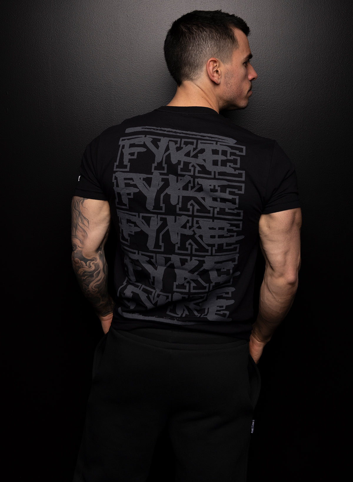 CAMISETA FYKE 2.0 - NEGRA