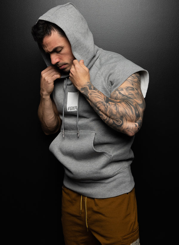SUDADERA SIN MANGAS KNOCKOUT - GRIS