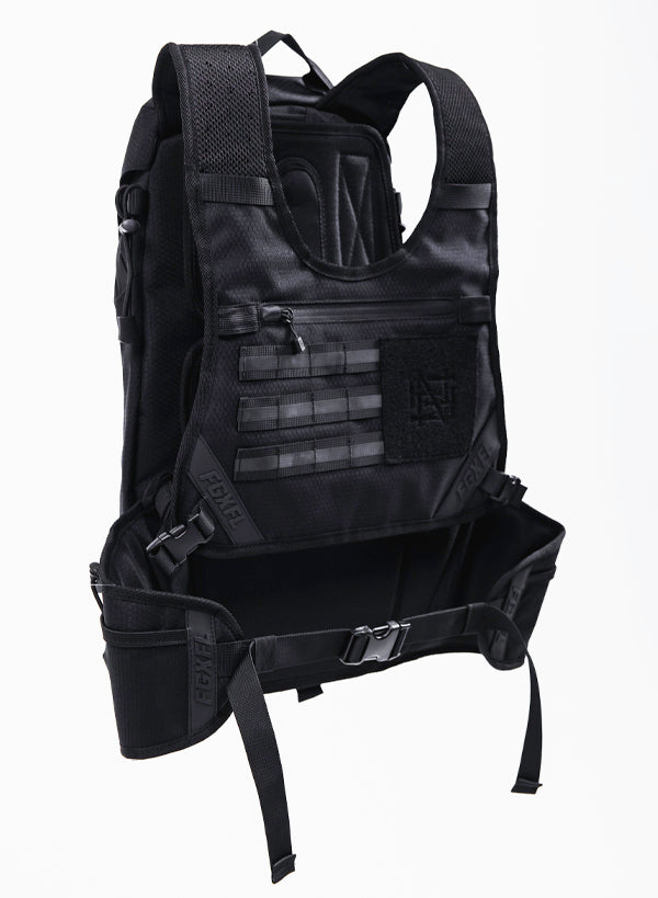 The front of our black Apex bag from the right angle.