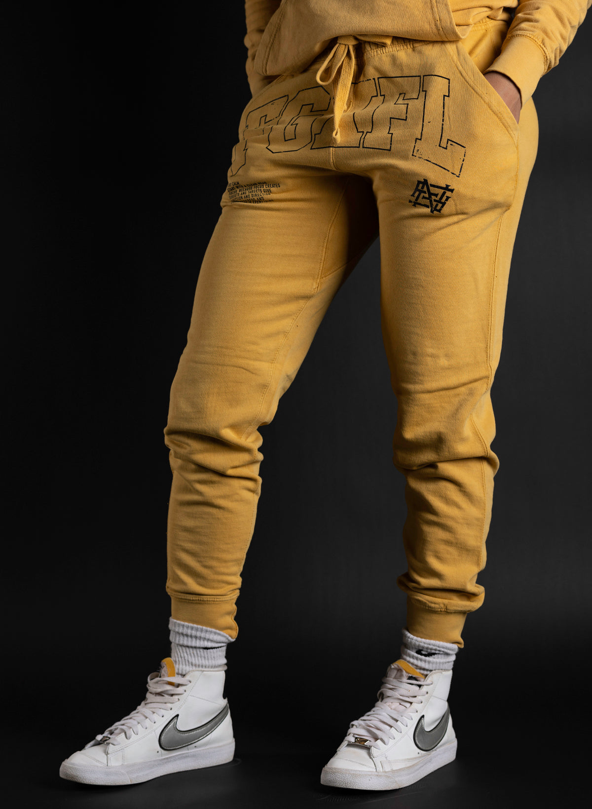 ARCH JOGGER - GOLD