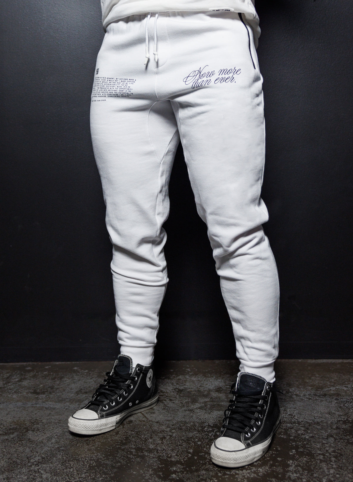 White fitted sales joggers