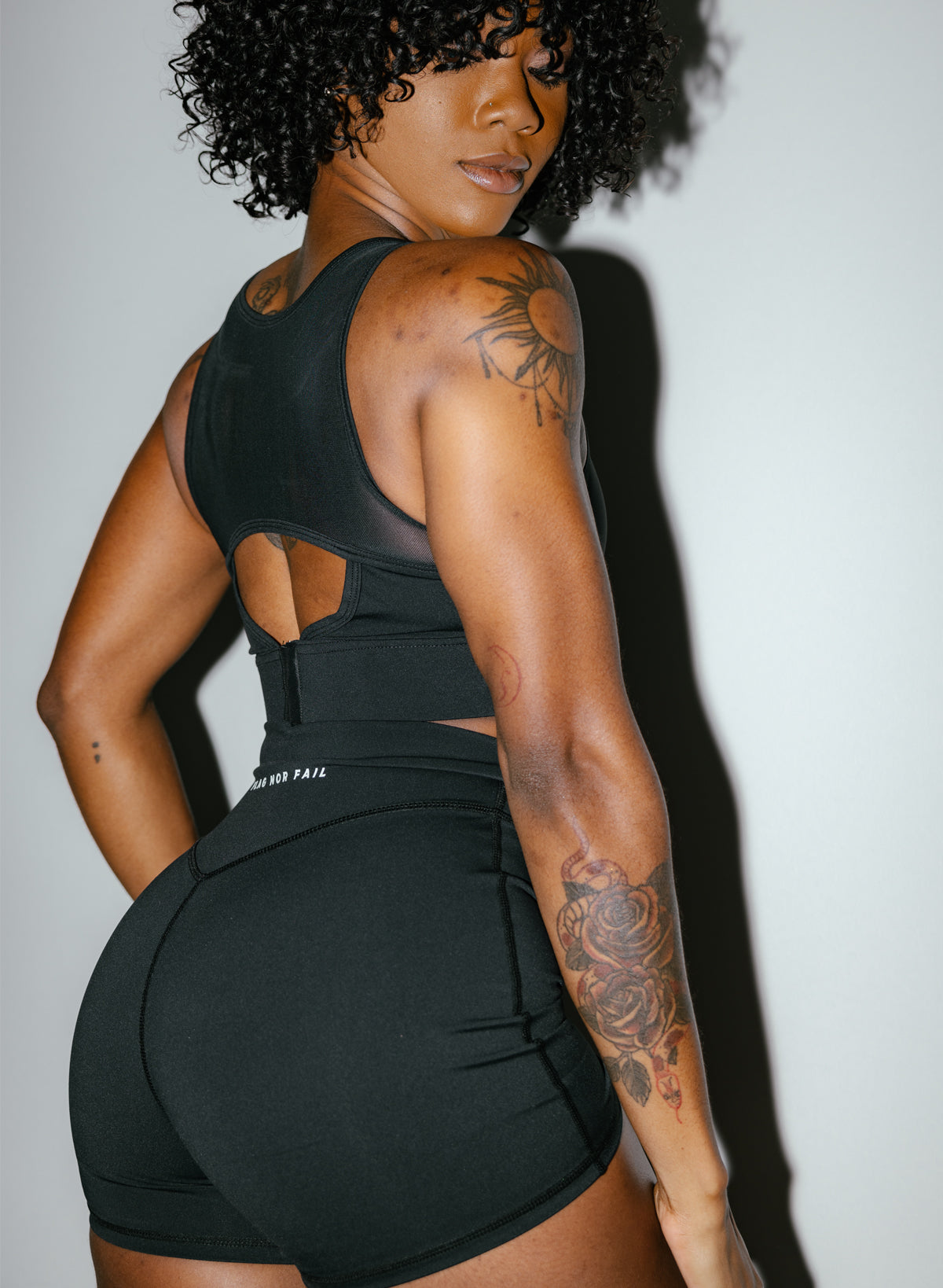 PANTALONES CORTOS ASCEND - NEGRO